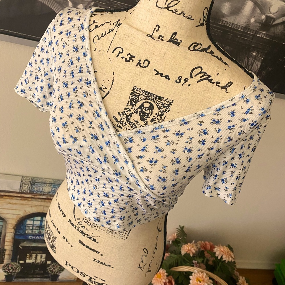 White Blue Flower Crop Top